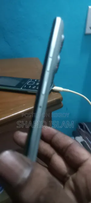 মোটর চলা এজ ৬০ প্রো ২৫৬ জিবি সিলভার
