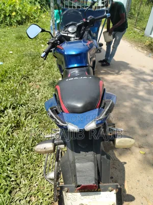 বাজাজ পালসার ১৫০ ২০১৮ নীল