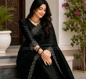 স্টোর্ন শাড়ি