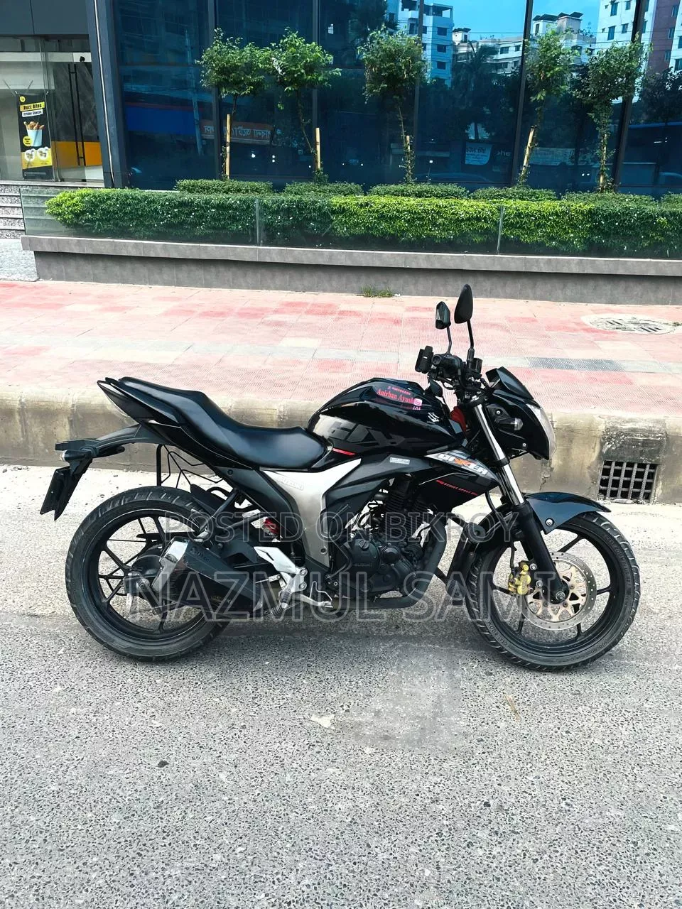 সুজুকি জিক্সার ২০২১ ব্ল্যাক