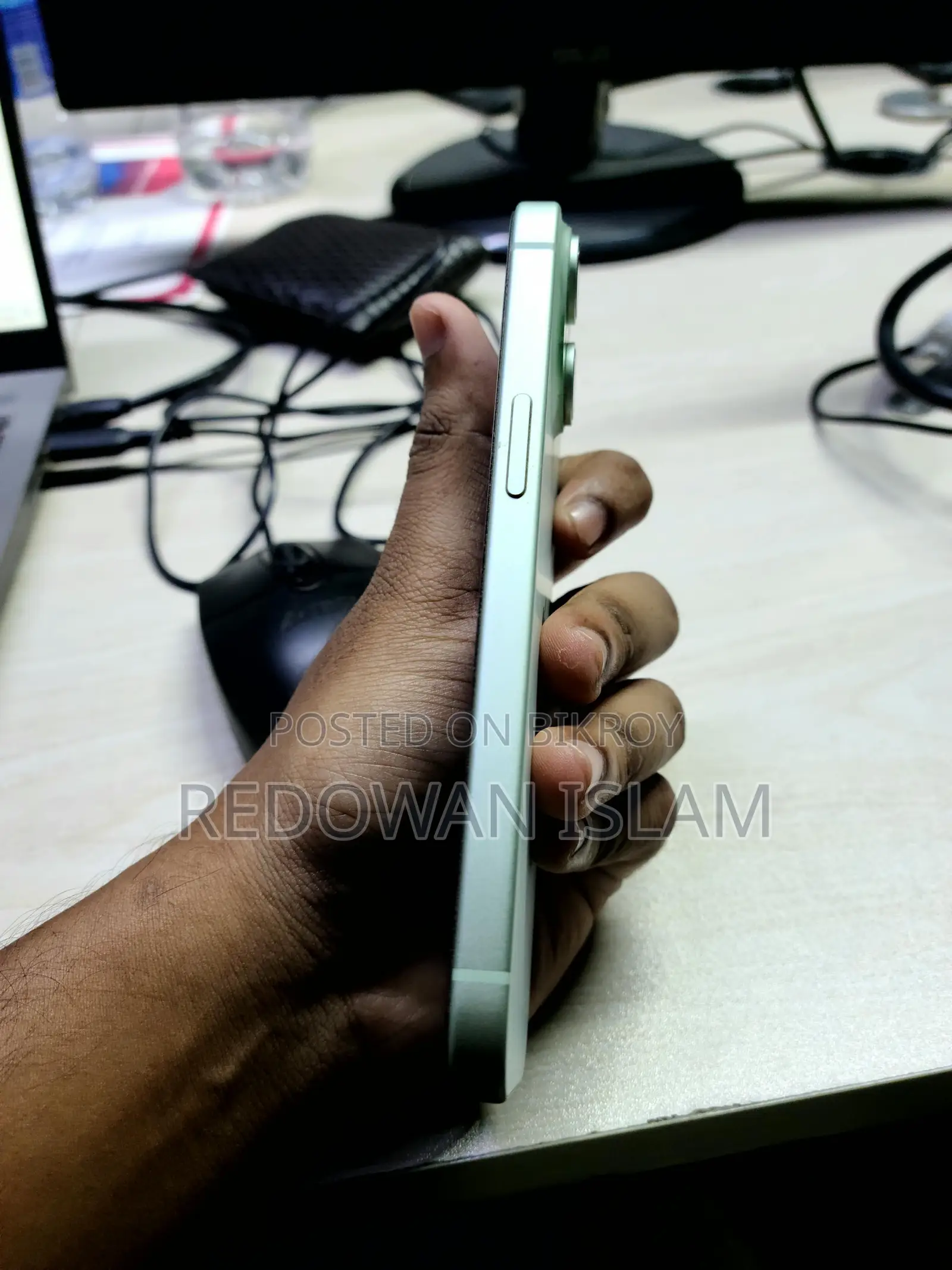 Apple iPhone 15 128 GB Green