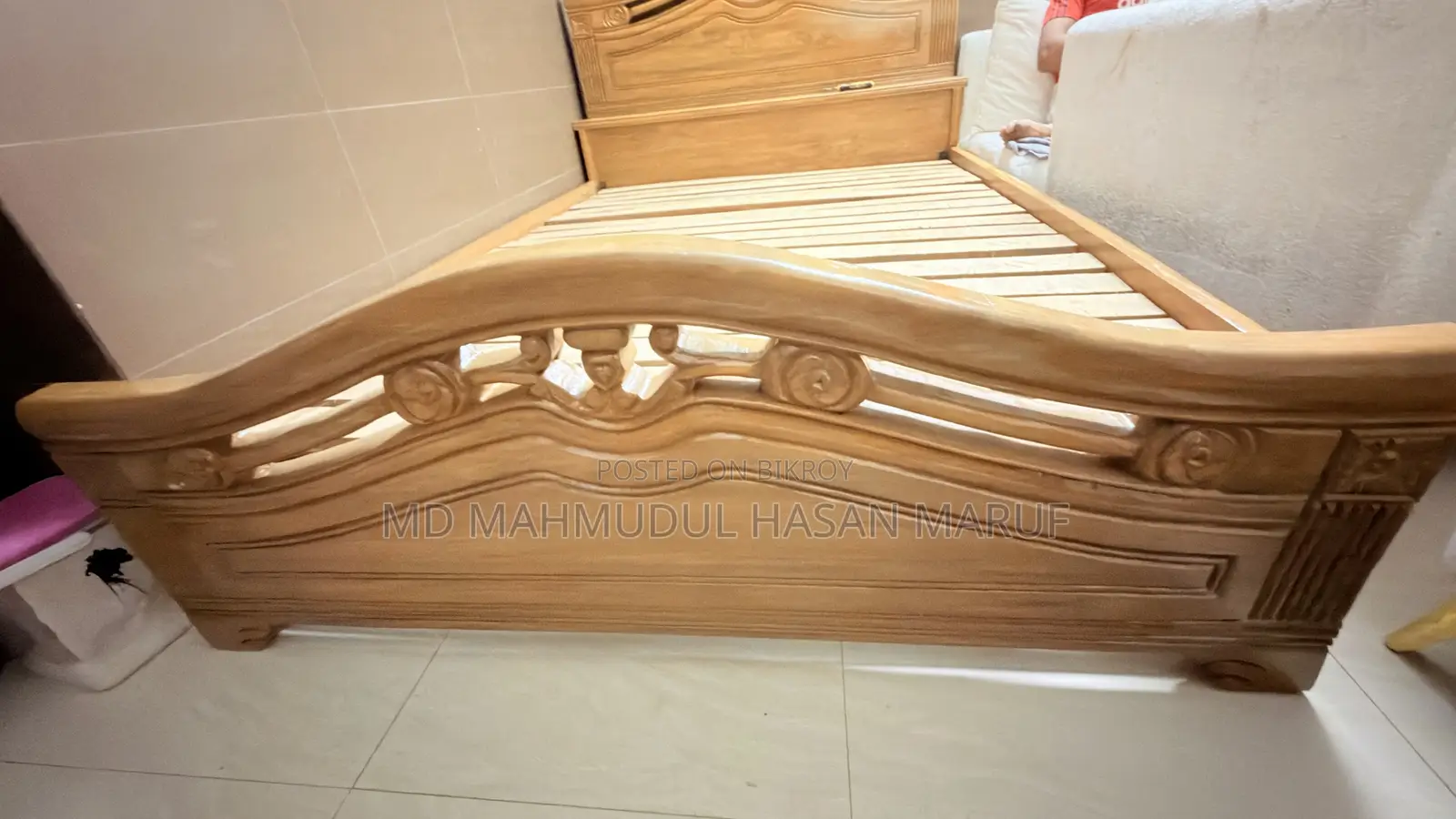 কাঠের খাট বানানো