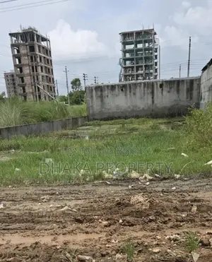 3 Katha South Facing Sector-15/F Near Metro Station and Park