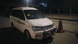 Toyota Noah 2.0 FWD (8 Seater) 2004 White