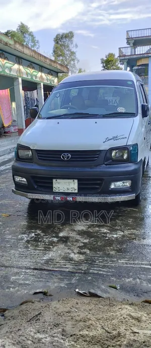 Toyota Noah 2.0 All-Wheel Drive (8 Seater) 2003 White