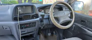 Toyota Noah 2.0 All-Wheel Drive (8 Seater) 2003 White