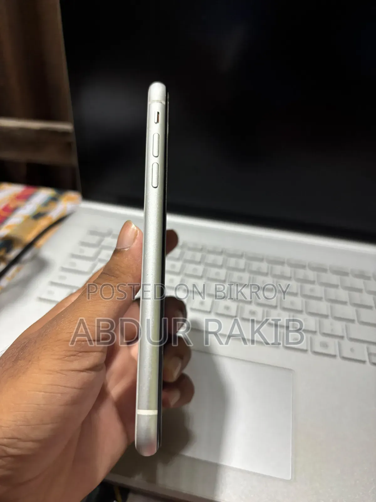 অ্যাপল আইফোন এক্সআর ৬৪ জিবি হোয়াইট