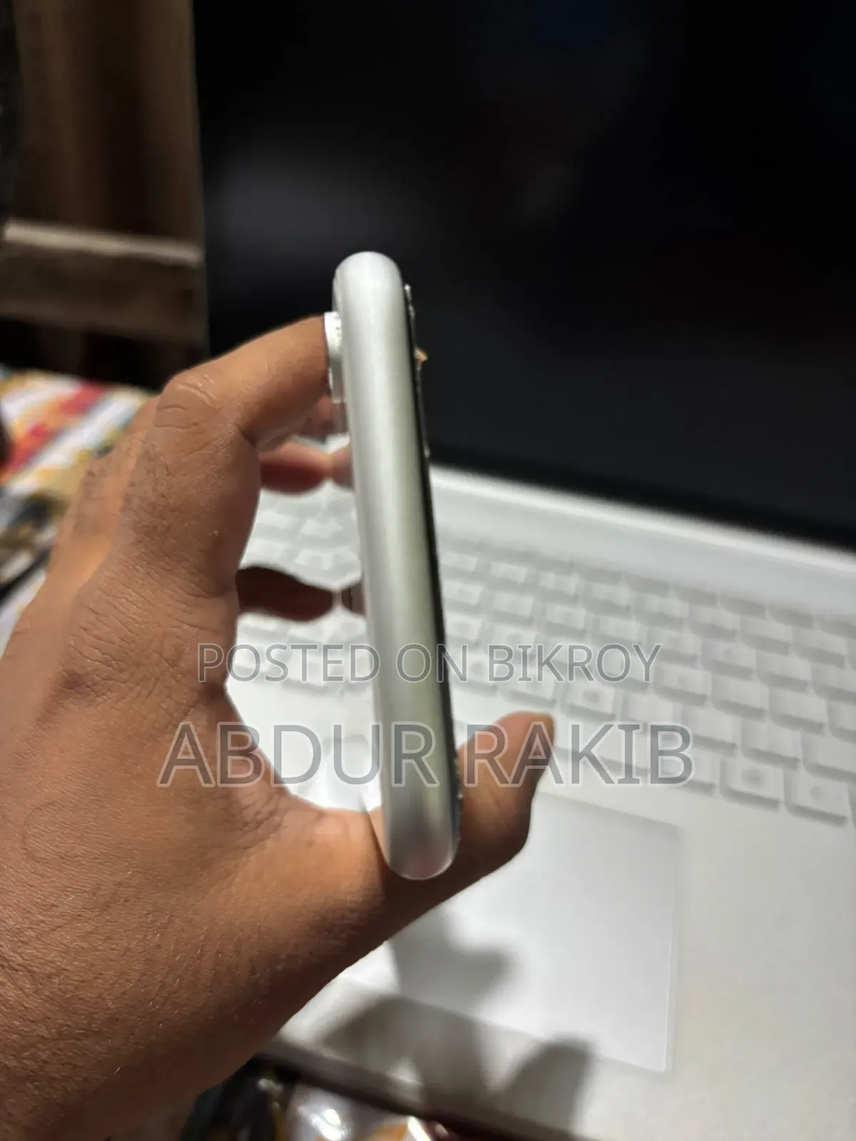 অ্যাপল আইফোন এক্সআর ৬৪ জিবি হোয়াইট