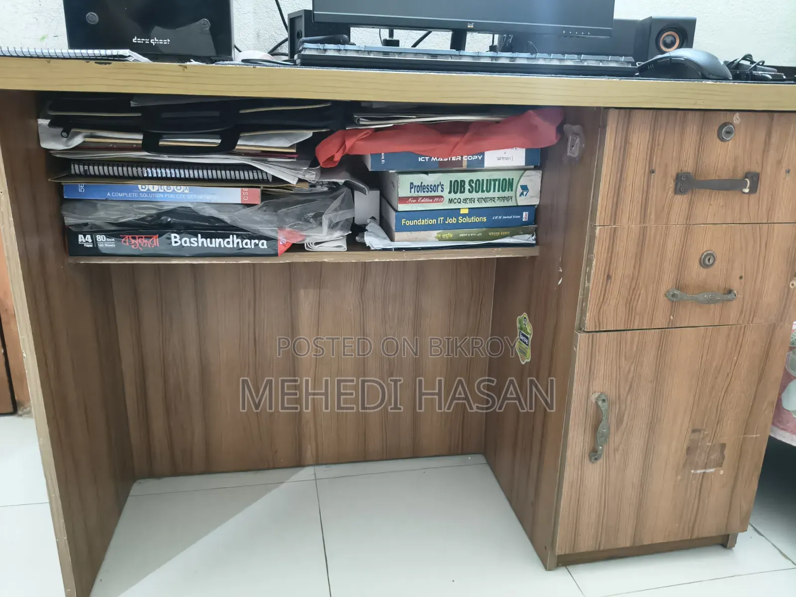 Reception Table / Reading Table