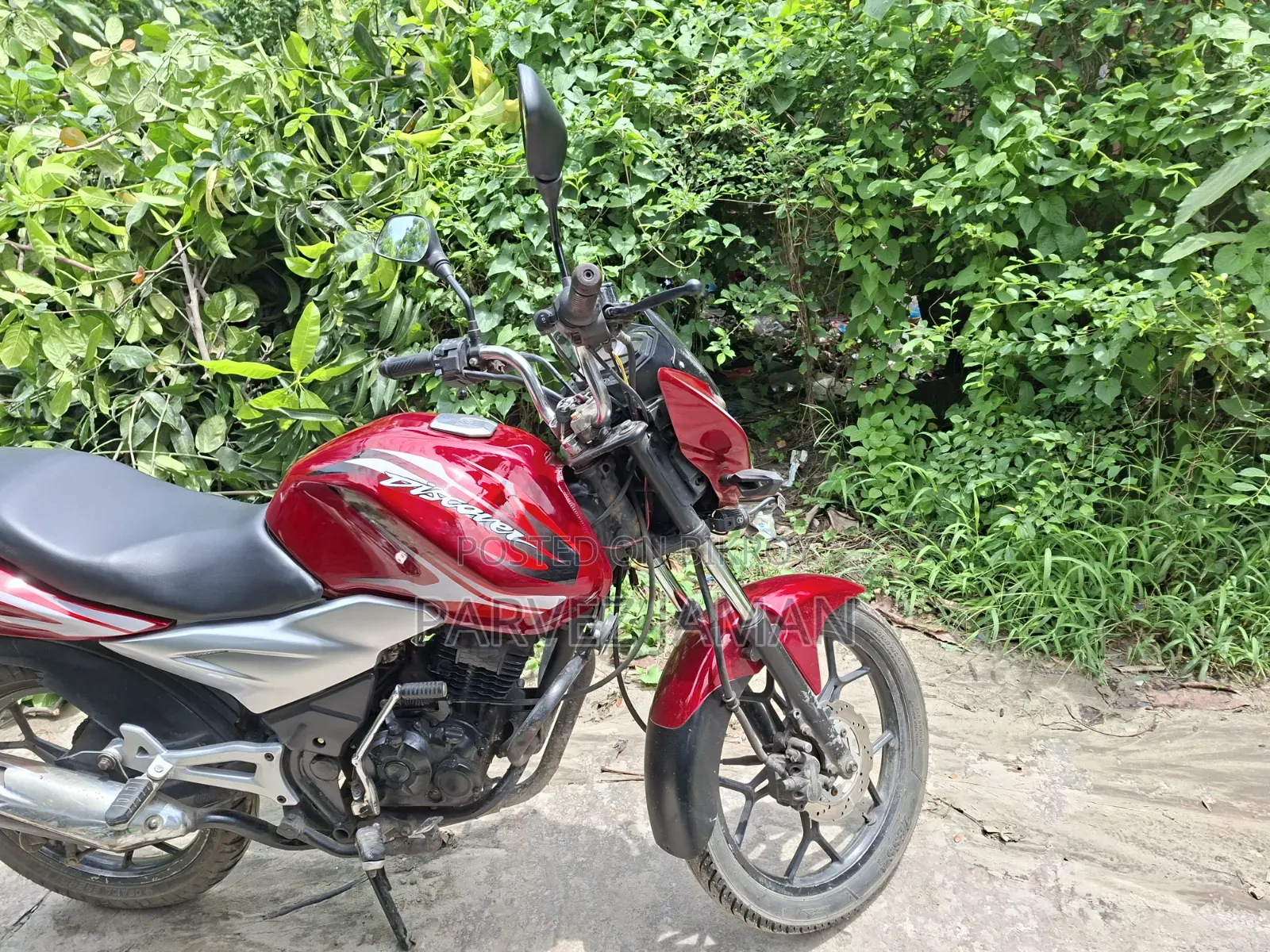 বাজাজ ডিসকভার ১২৫ ২০২০ রেড