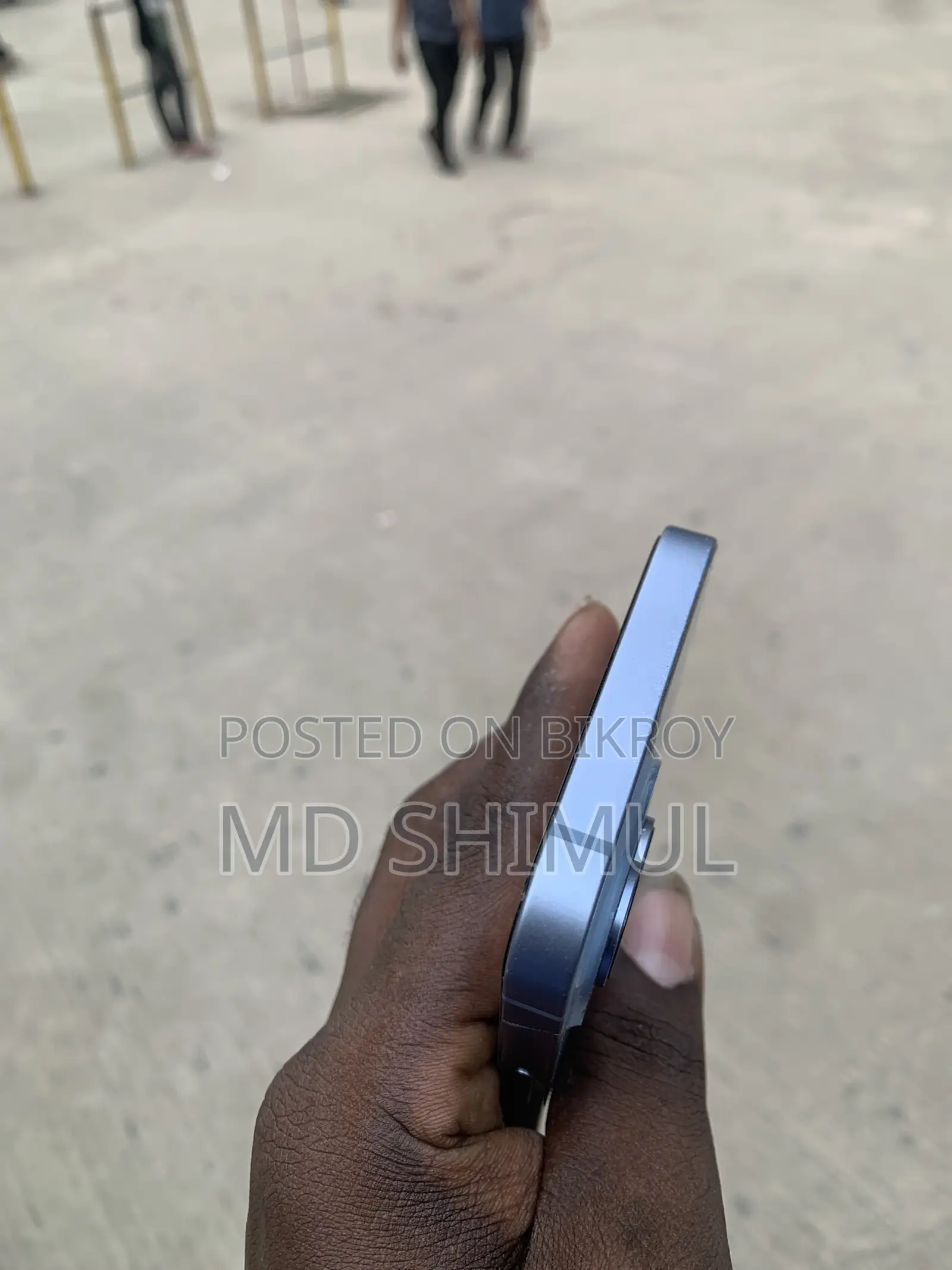 নতুন ক্যাট বি১০০ বেগুনি