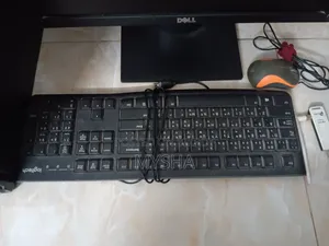 Desktop Computer Dell Inspiron 24 5000 16GB Intel Core i3 SSD 512GB