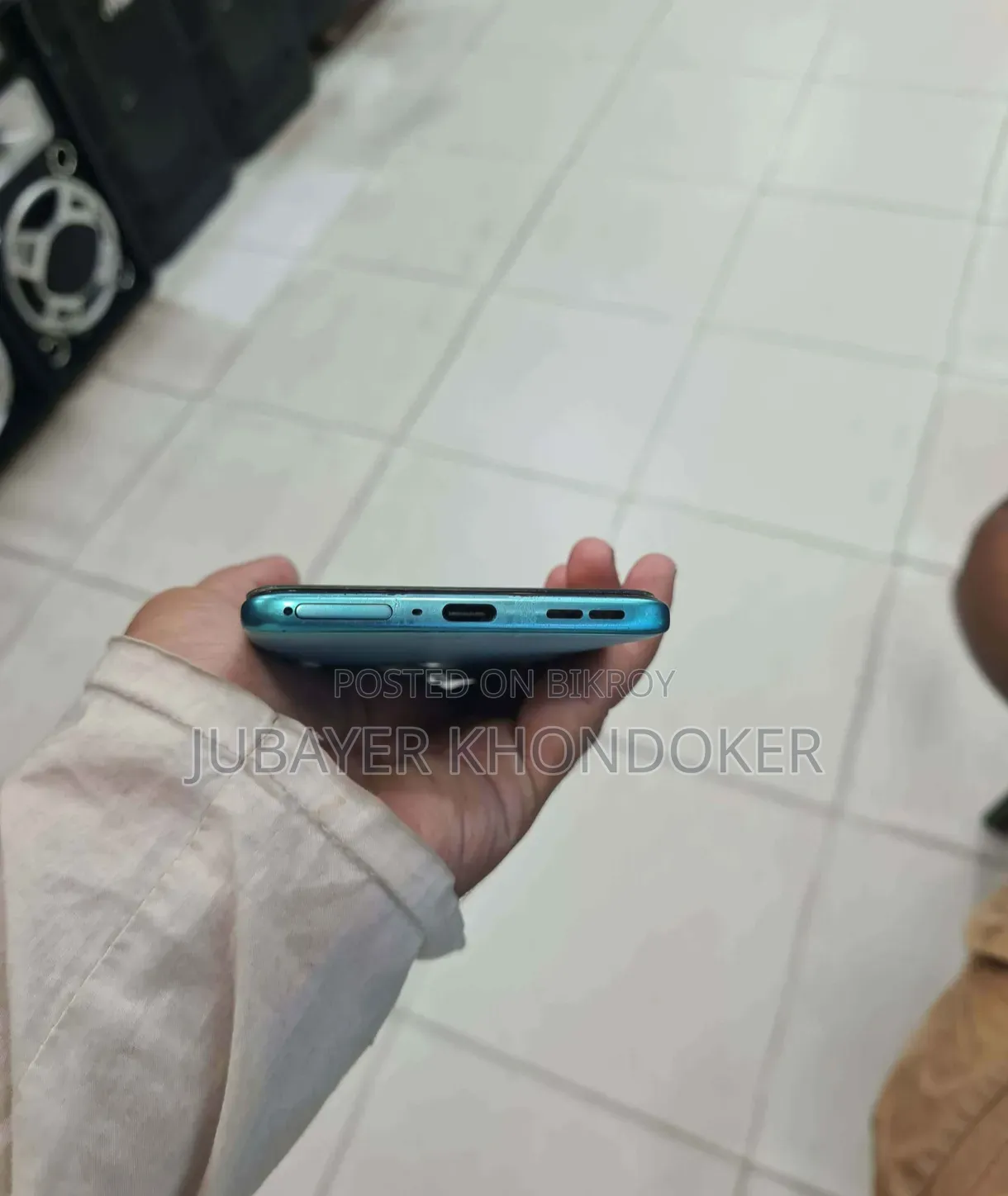 মোটর চলা এজ ৬০ ২৫৬ জিবি নীল