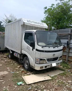 Toyota Dyna Delivery Van 2003 Model 1RZ