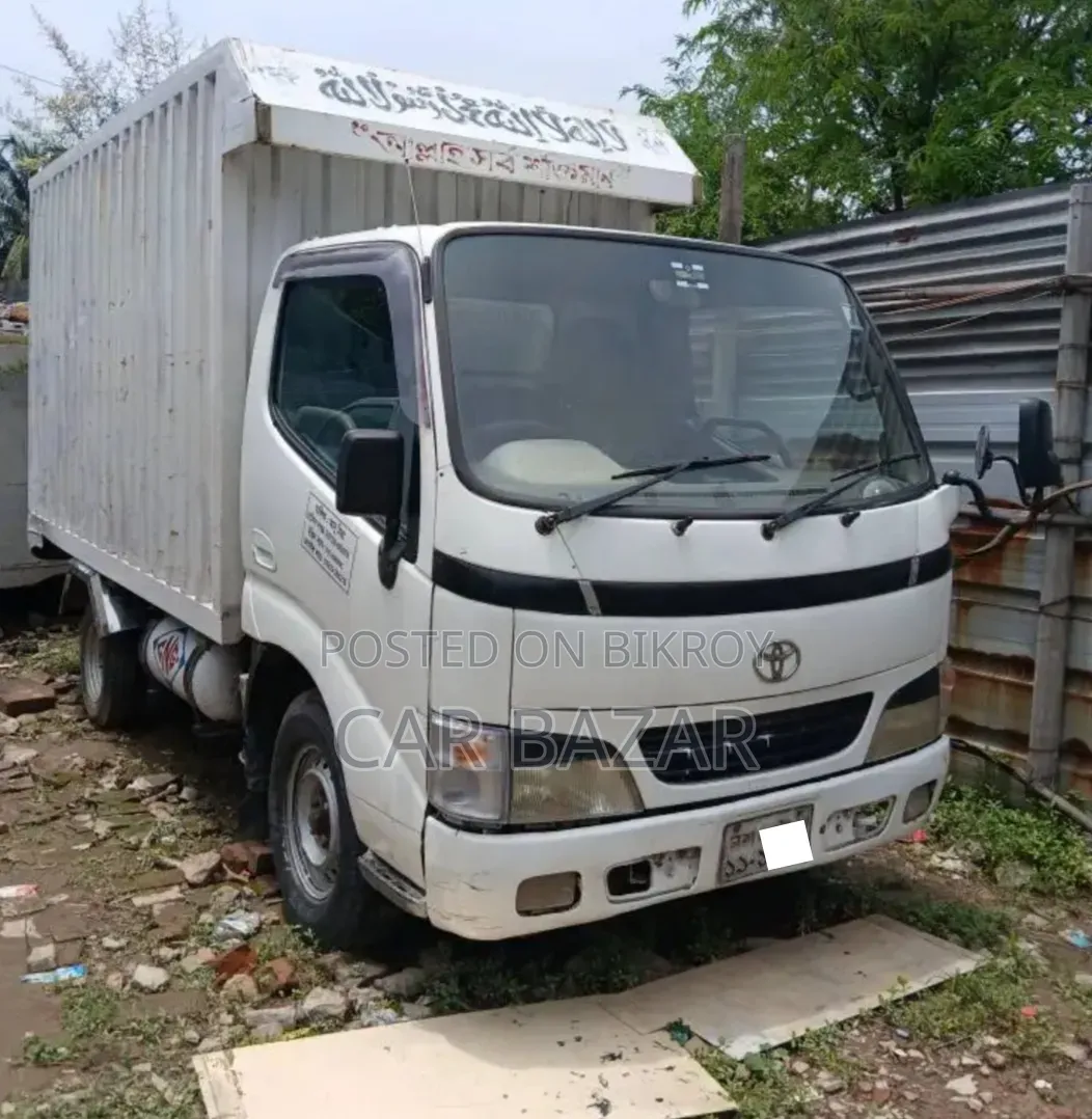 Toyota Dyna Delivery Van 2003 Model 1RZ