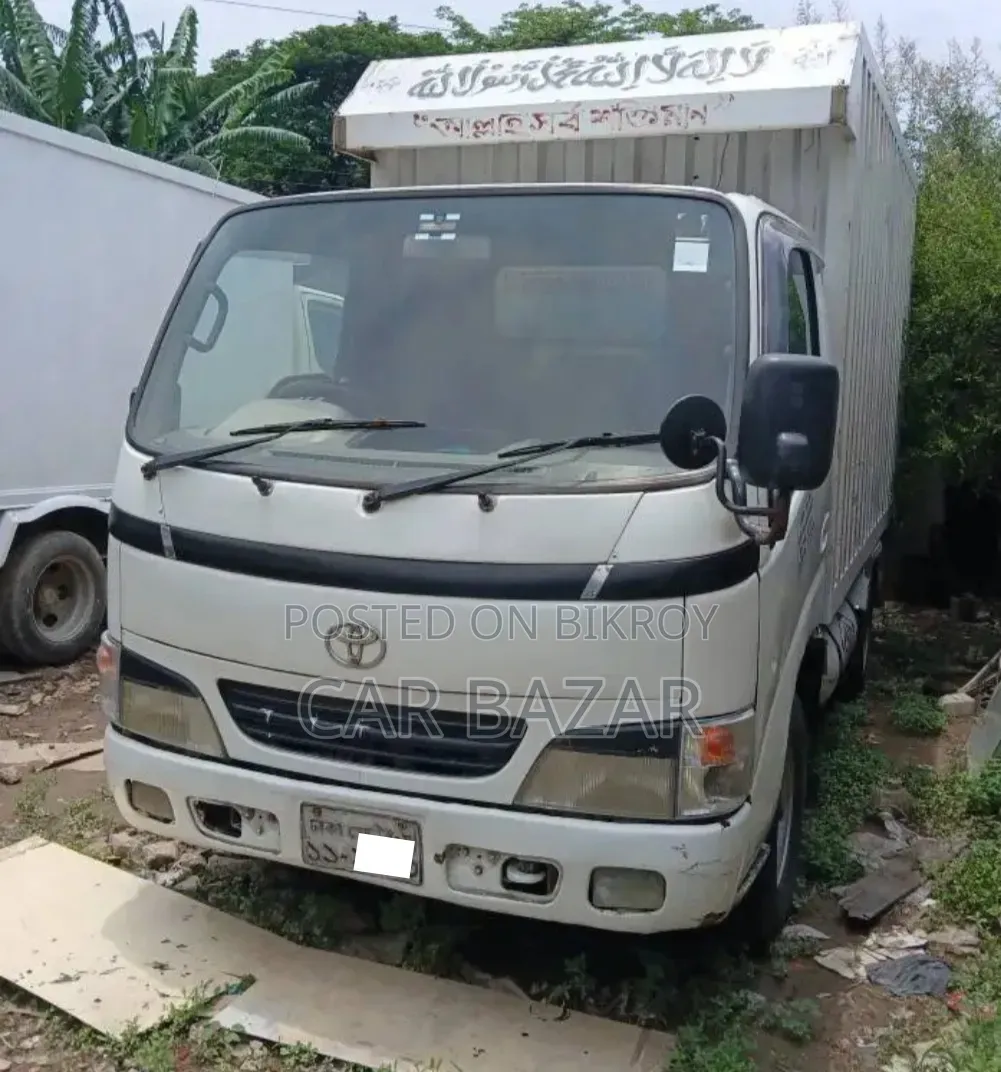 Toyota Dyna Delivery Van 2003 Model 1RZ
