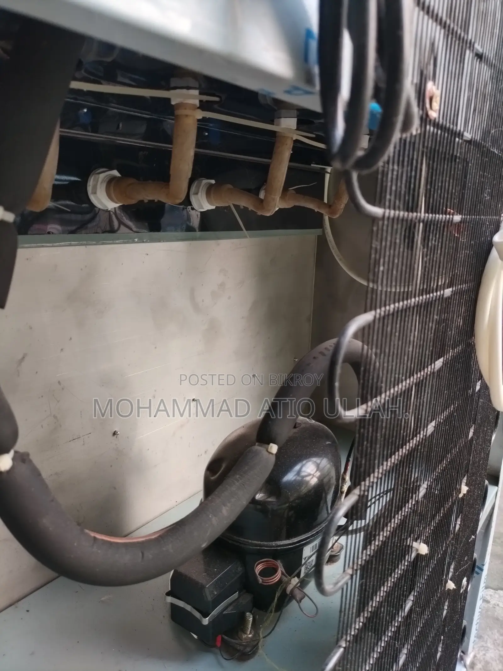 ওয়াটার ডিসপেন্সার