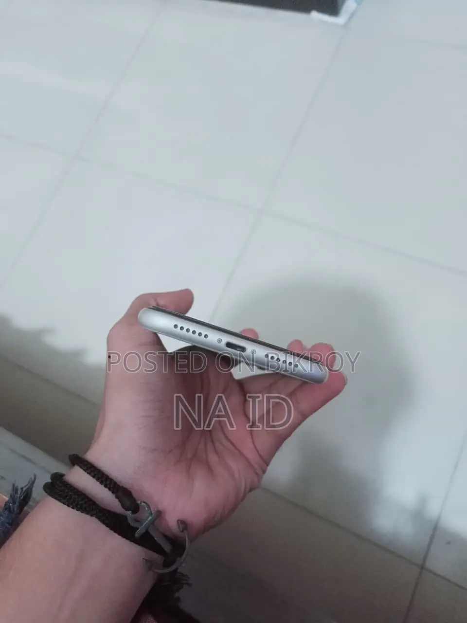 অ্যাপল আইফোন ১১ ৬৪ জিবি হোয়াইট