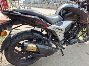 টিভিএস অ্যাপাচি আরটিআর ১৬০ ৪ভি ২০২১ ব্ল্যাক