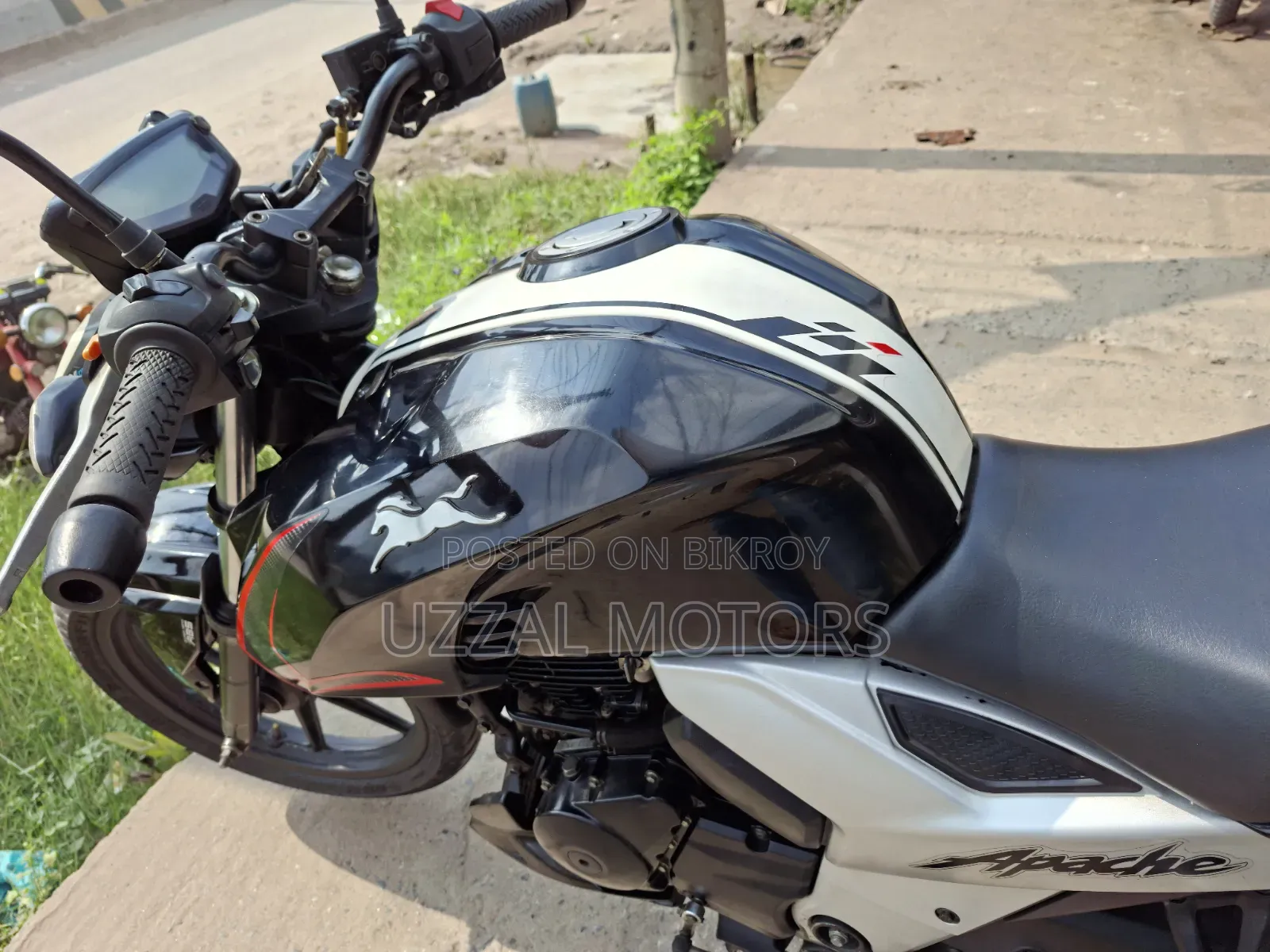 টিভিএস অ্যাপাচি আরটিআর ১৬০ ৪ভি ২০২১ ব্ল্যাক