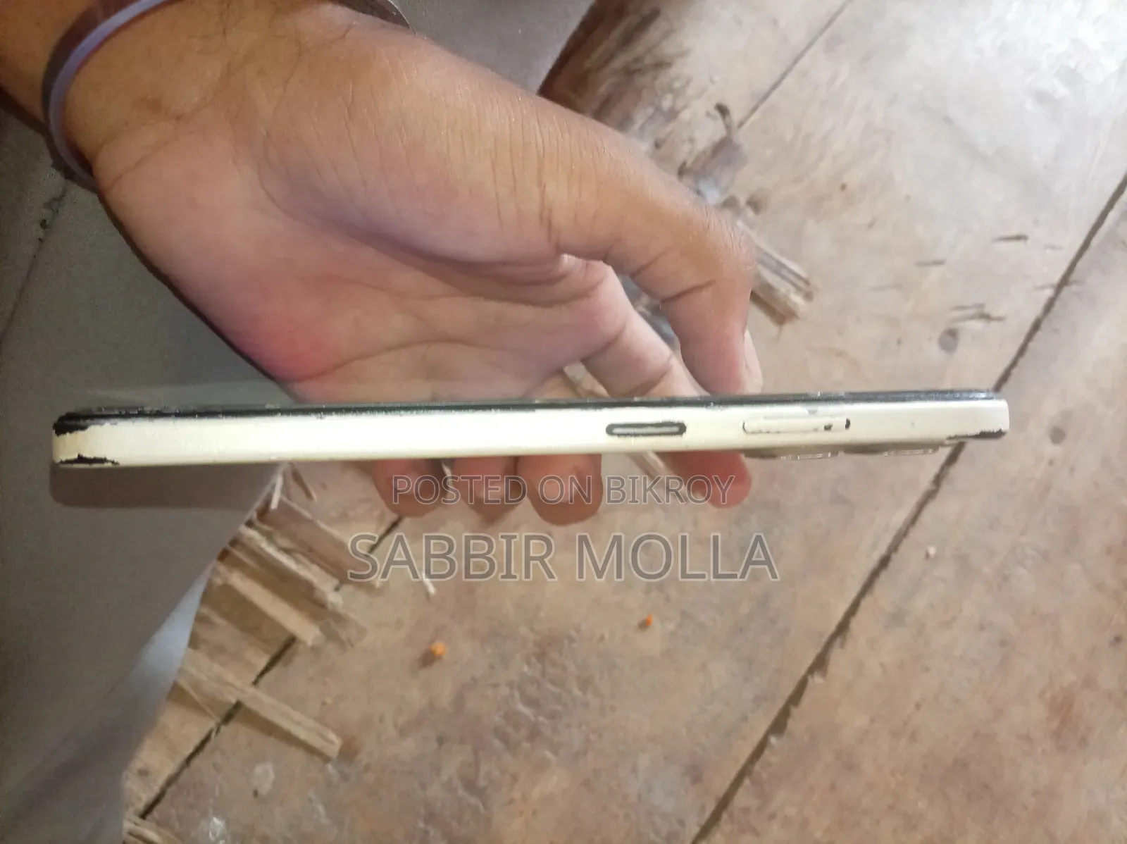 Infinix Hot 50i ১২ জিবি হোয়াইট