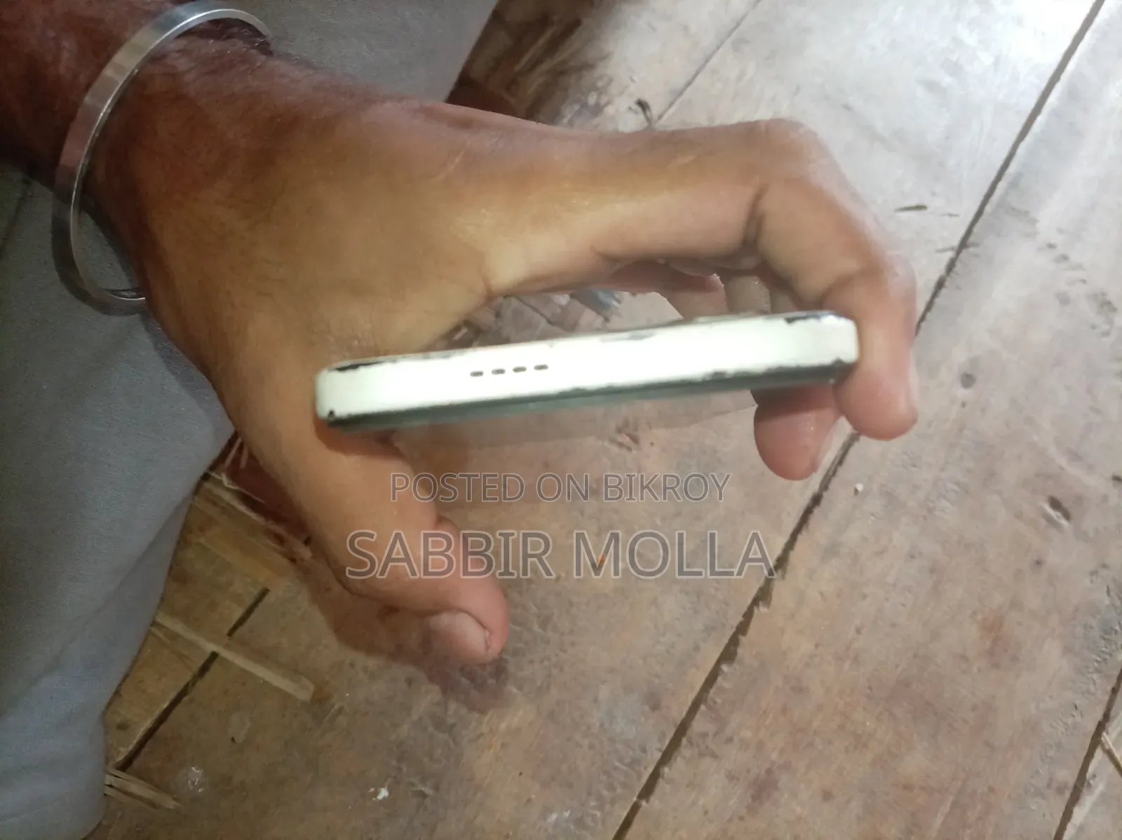 Infinix Hot 50i ১২ জিবি হোয়াইট