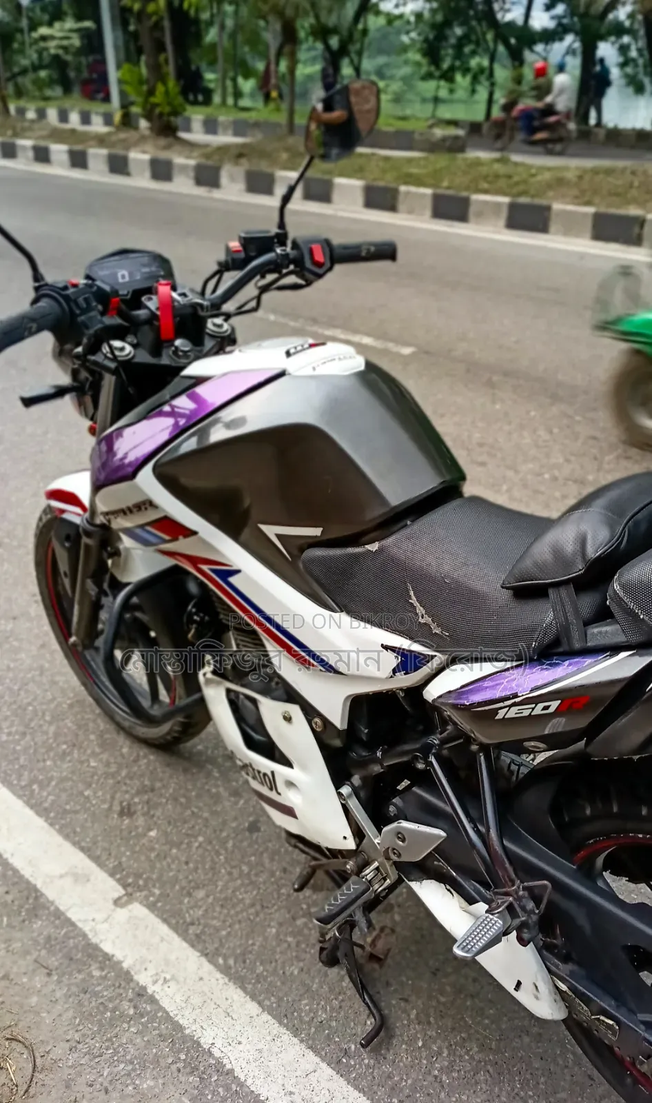Hero Thriller 160R 2023 White