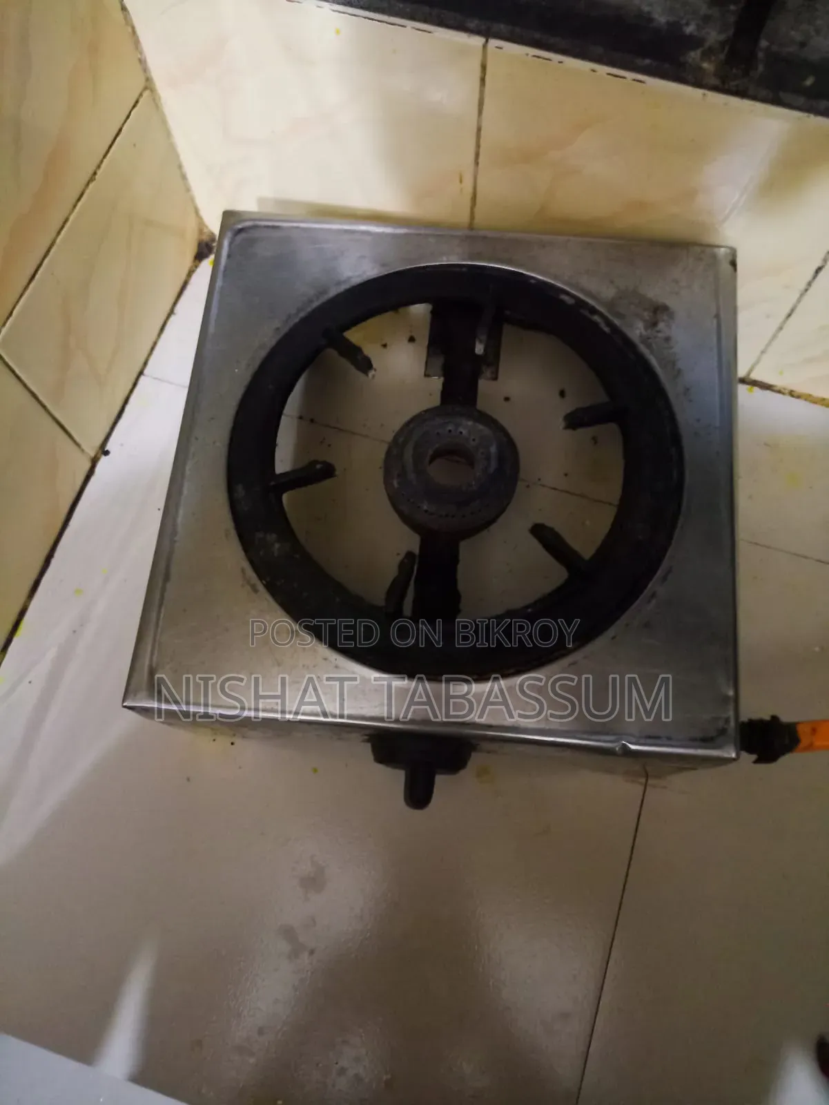 একটি সিলিন্ডারের চুলা বিক্রি হবে।