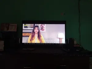 Walton Smart 32"