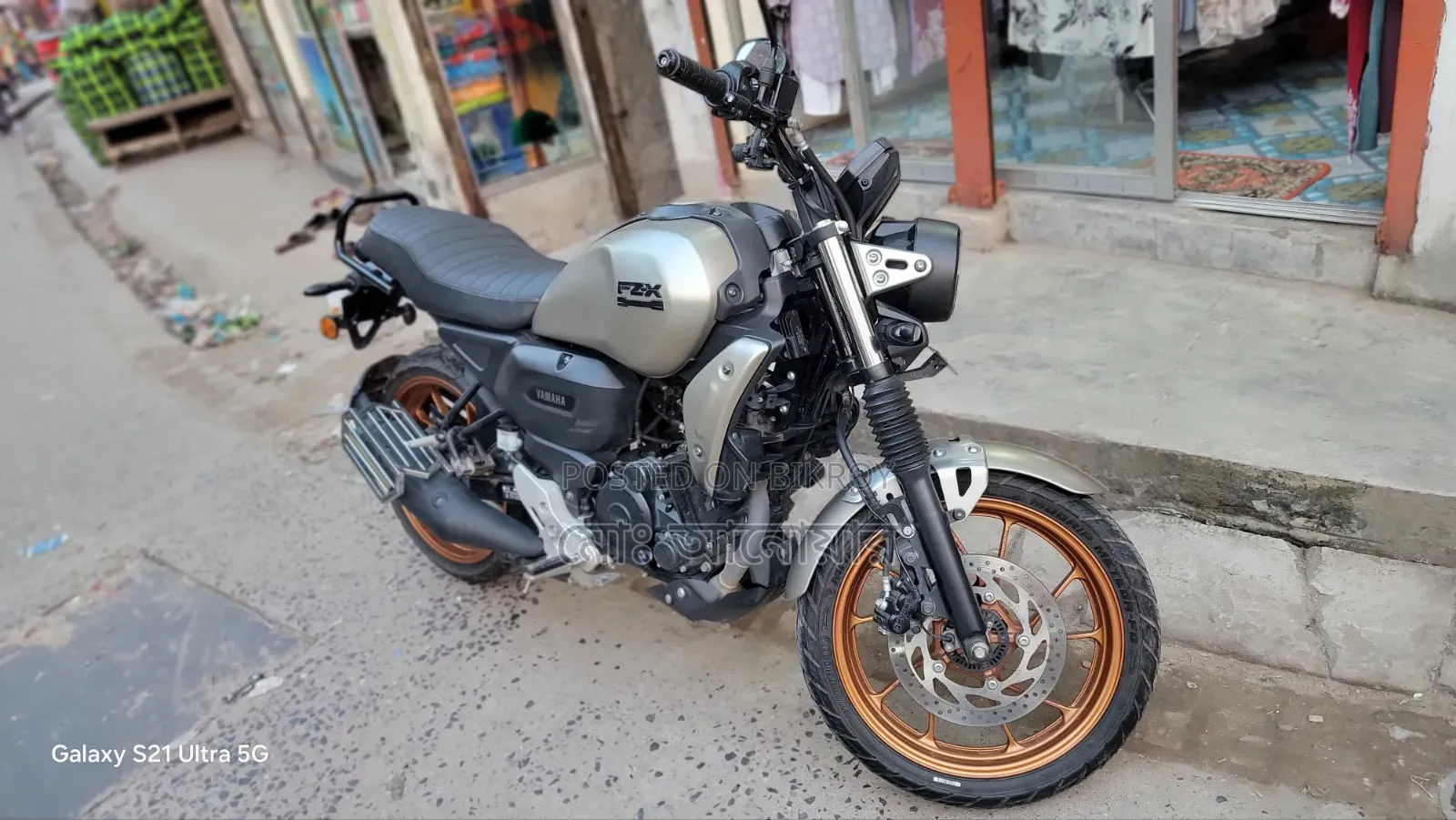 Yamaha FZ-X 2025 Gray