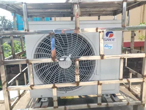 গ্রী ব্যান্ডের এক টনের একটি ইনভার্টার এসি।