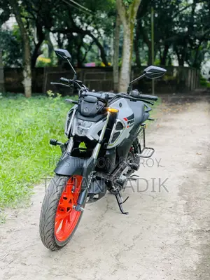 ইয়ামাহা এফজেডএস ভি৪ ২০২৫ সাদা