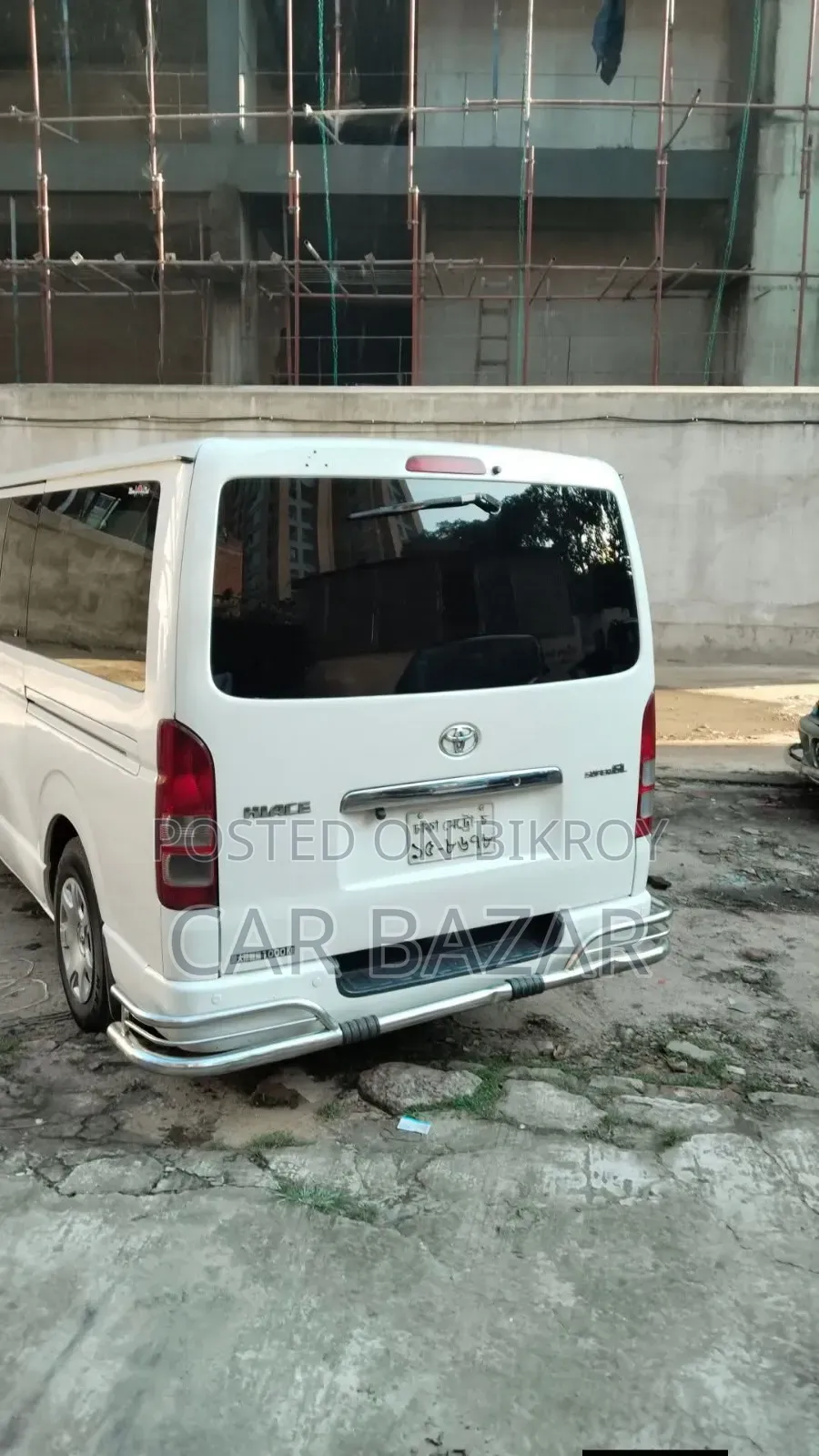 Toyota HiAce 2009 White
