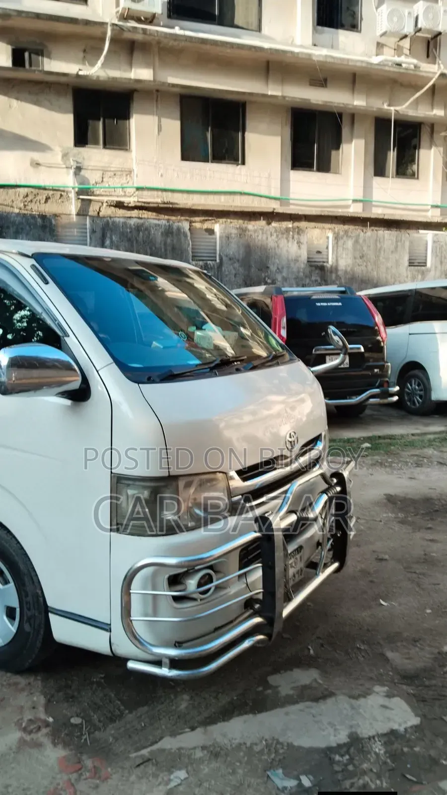 Toyota HiAce 2009 White