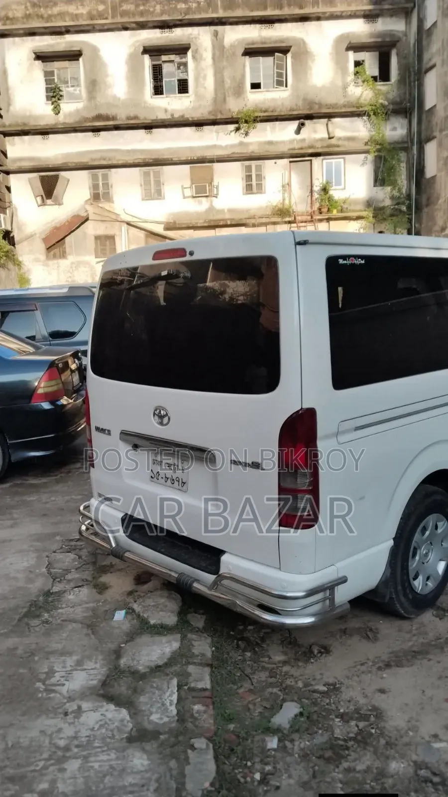 Toyota HiAce 2009 White