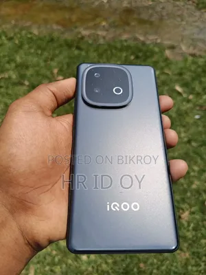 আইকিউওও ২৫৬ জিবি ব্ল্যাক