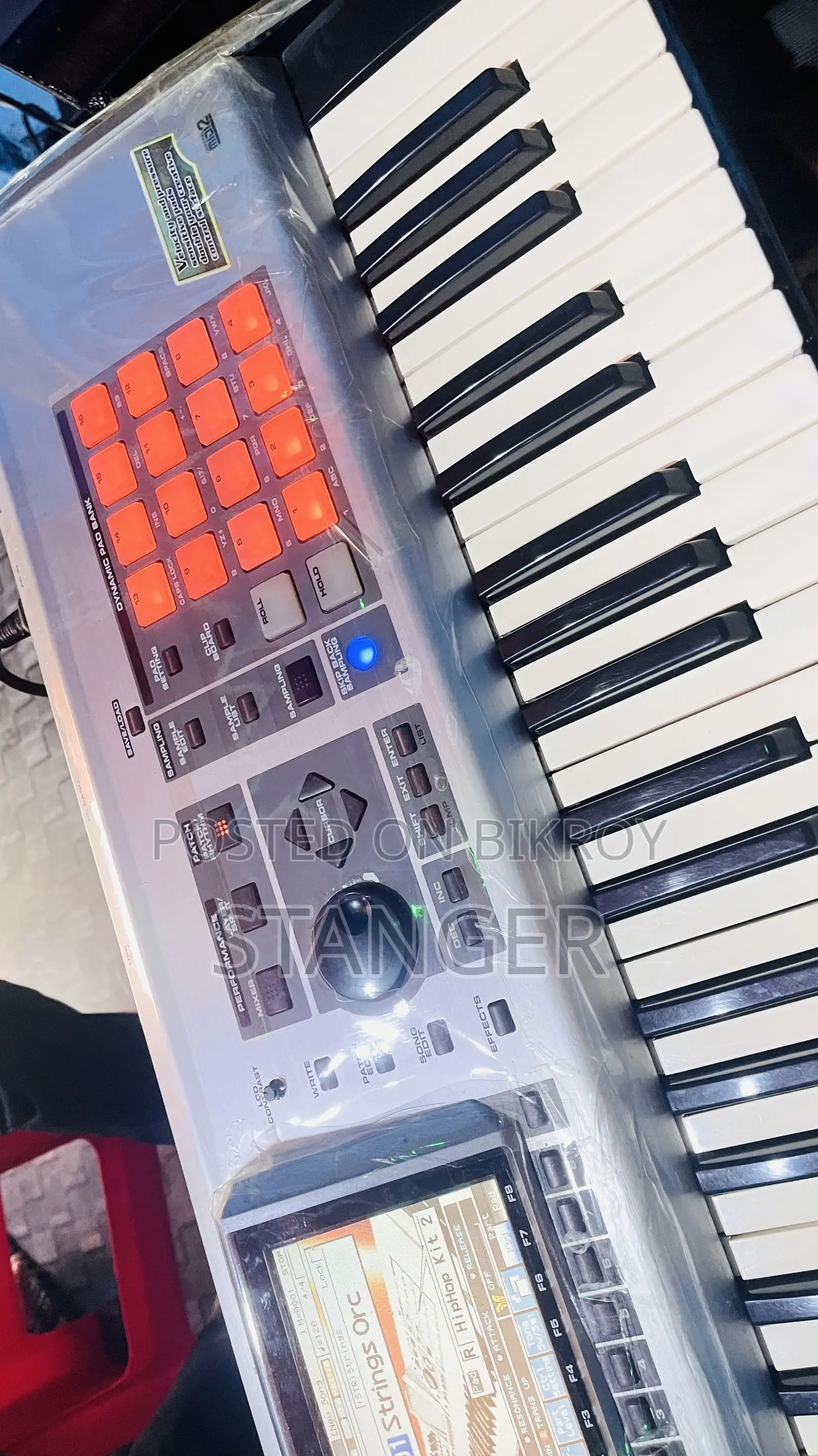 Roland Fantom X6