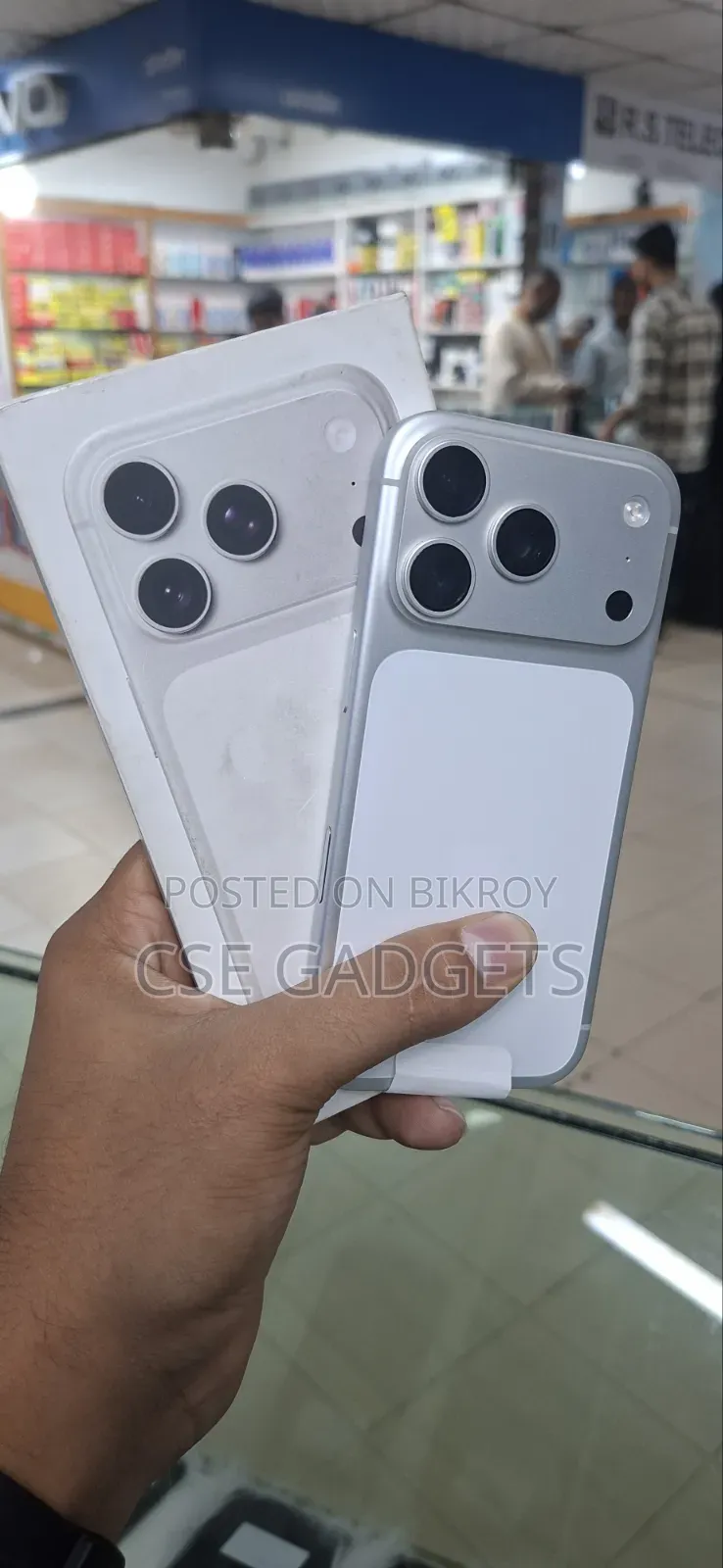 অ্যাপল আইফোন ১৭ প্রো ২৫৬ জিবি সিলভার