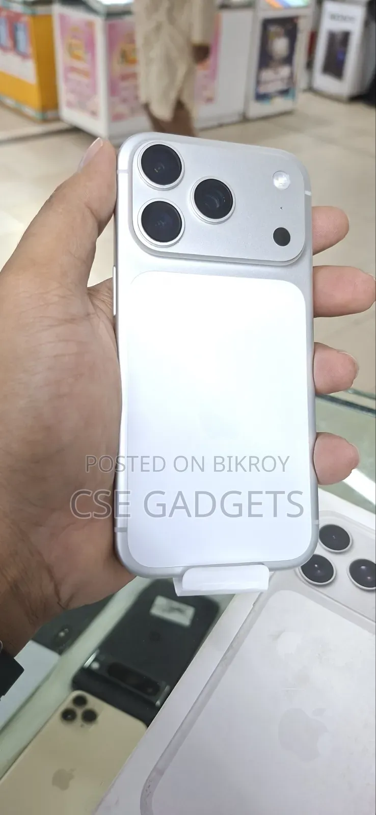 অ্যাপল আইফোন ১৭ প্রো ২৫৬ জিবি সিলভার