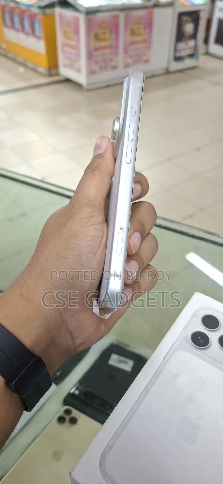 অ্যাপল আইফোন ১৭ প্রো ২৫৬ জিবি সিলভার