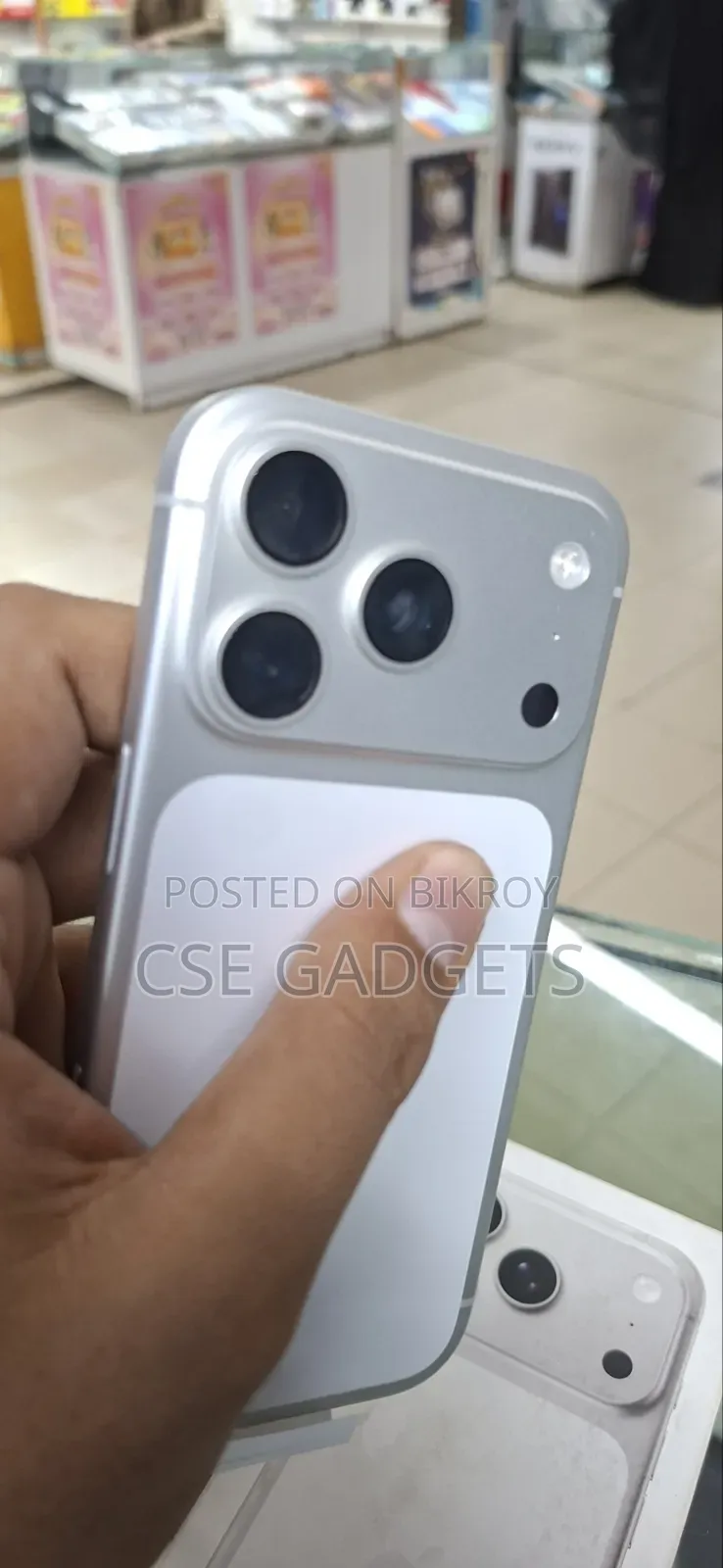 অ্যাপল আইফোন ১৭ প্রো ২৫৬ জিবি সিলভার