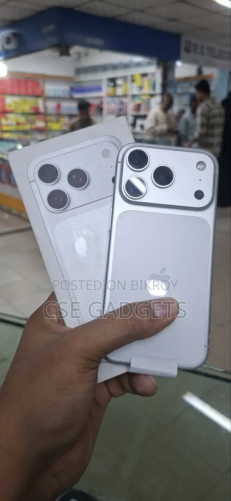 অ্যাপল আইফোন ১৭ প্রো ২৫৬ জিবি সিলভার