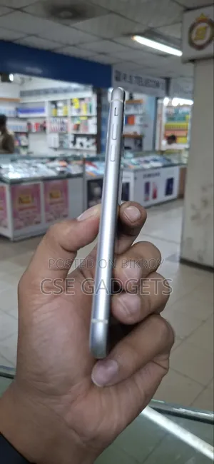 অ্যাপল আইফোন ১১ ১২৮ জিবি হোয়াইট