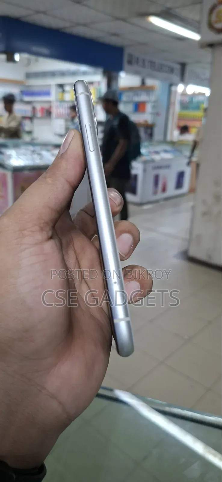 অ্যাপল আইফোন ১১ ১২৮ জিবি হোয়াইট