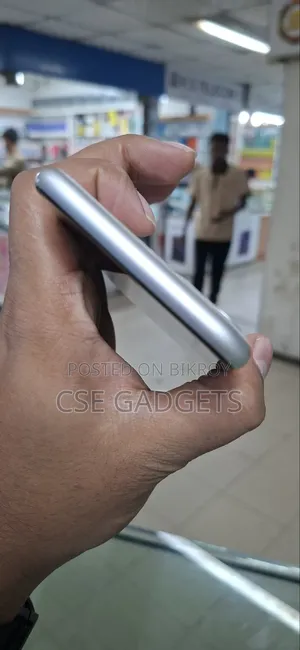 অ্যাপল আইফোন ১১ ১২৮ জিবি হোয়াইট