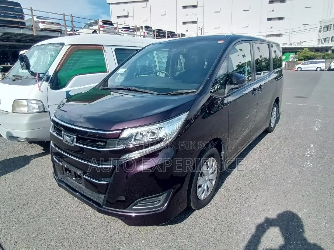 Toyota Noah 2.0 Four-Wheel Drive (8 Seater) 2021 Black