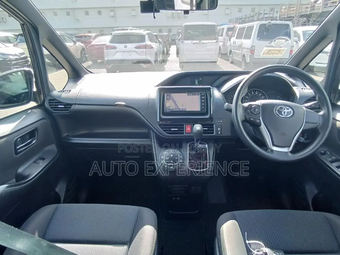 Toyota Noah 2.0 Four-Wheel Drive (8 Seater) 2021 Black