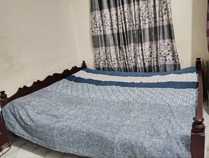ছোট খাট নিবো তাই ৬/৭ ফিট খাটটি বিক্রি করে দিবো সাভার, বাইপাইল,শ্রীপুর
