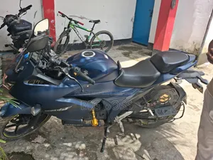 সুজুকি গিক্সার এসএফ ২০২৩ নীল
