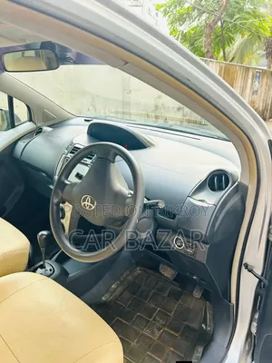 Toyota Vitz 1.0 FWD 5dr 2008 Silver